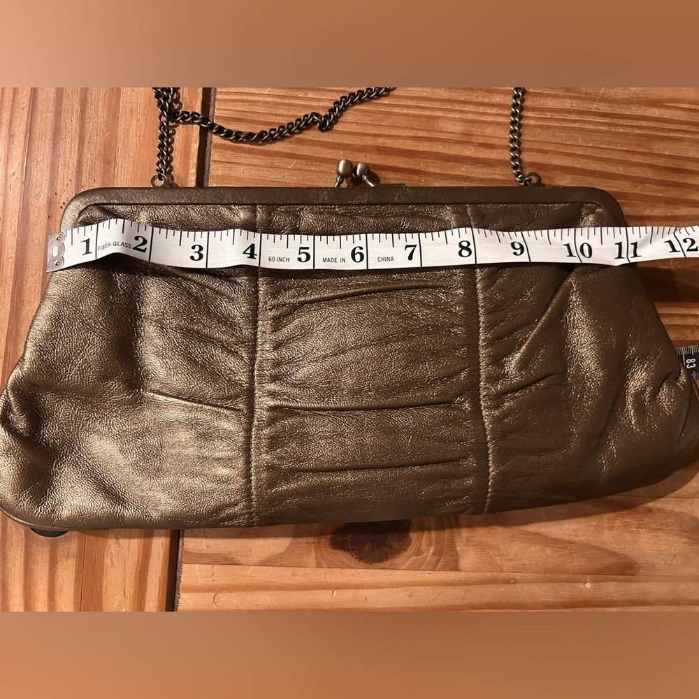 🌶️ Hobo International Bronze Leather clutch. - Picture 10 of 10